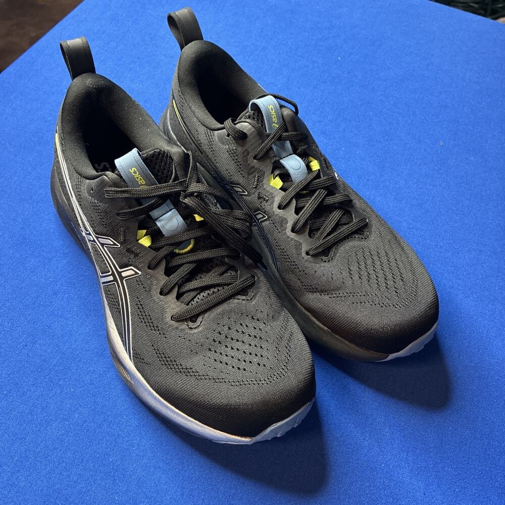 Size 8.5- ASICS Gel Pulse 16 Black Pure Silver very good condition